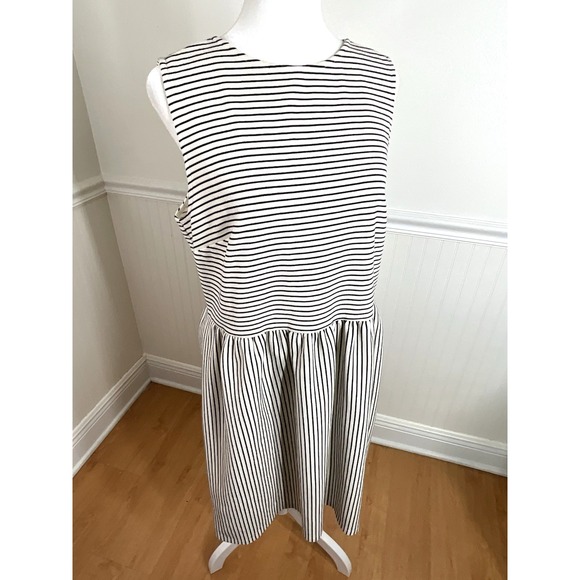LOFT Dresses & Skirts - Loft Ivory & Black Striped Dress Knee Length Sleeveless Casual Women Size‎ 12